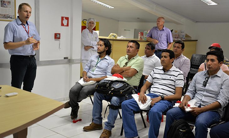 Languiru divide sua experiência com cooperativas do Peru