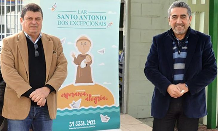 Unicred Porto Alegre realiza entrega de doações de agasalhos ao Lar Santo Antônio