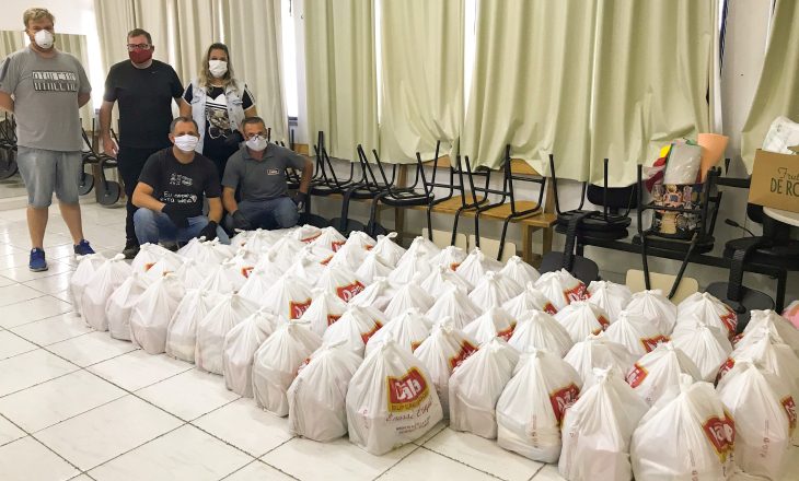 Grupo Dália Solidariedade entrega 66 cestas básicas em Roca Sales