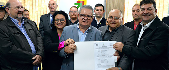 Governador do RS entrega Licença de Instalação da PCH Linha 11 para a Ceriluz