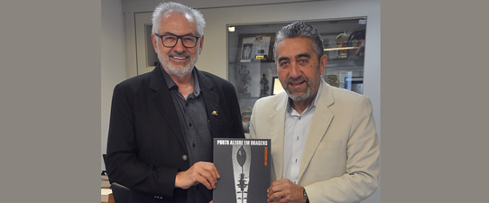 Presidente da Unicred Porto Alegre visita Sistema Ocergs e entrega livro que homenageia história de Porto Alegre