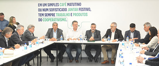 Cooperativas gaúchas apresentam pleitos para o Ministro da Agricultura na Expointer