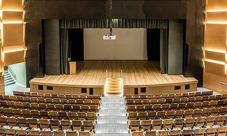 Copel leva teatro e jogos digitais educativos para escolas municipais de  Cascavel